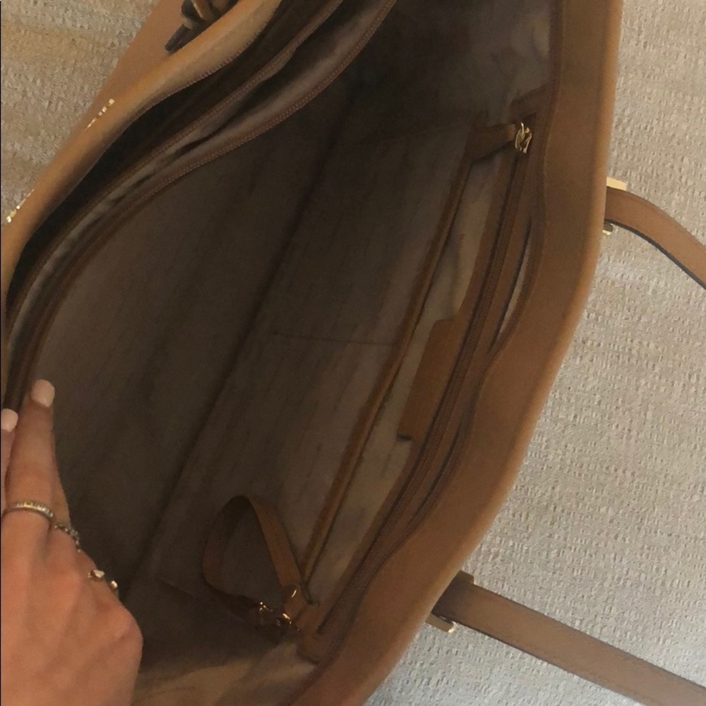 michael kors tote bag with laptop compartment - Picture 6 of 8